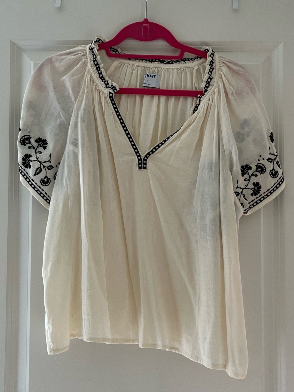 NWT Old Navy Cream Short Sleeve Embroidered Peasant Blouse